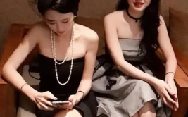 夜里看小姐姐,探寻小姐姐的迷人风采